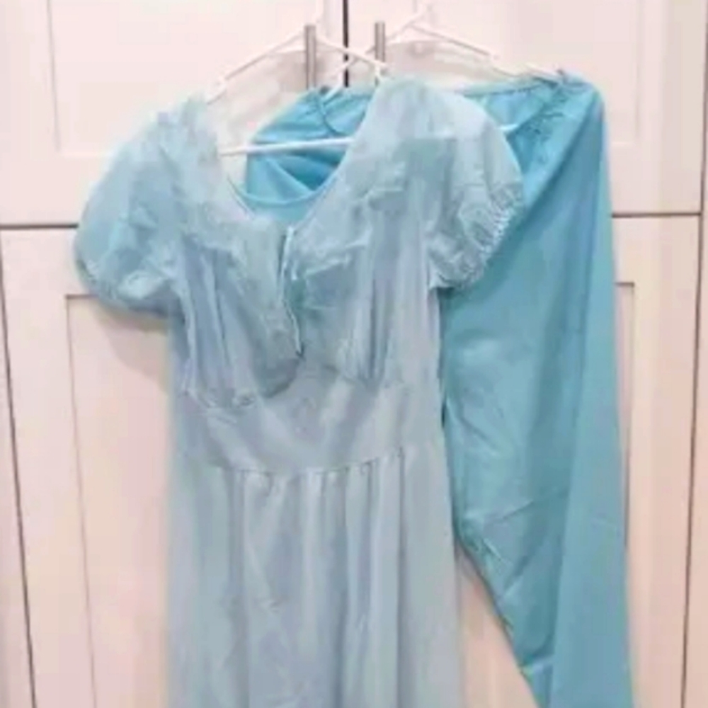 Vtg Nylon Women's Lingerie Nightgown with Bottoms Baby Blue Color Silky Soft